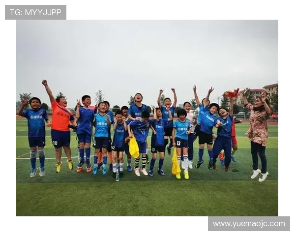 剪短发的足球明星们如何用新形象征服赛场与时尚界的双重挑战