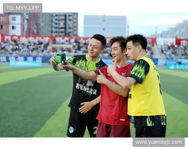 在绿茵场上闪耀的足球明星他的传奇与梦想交织的故事 在绿茵场上闪耀的足球明星他的传奇与梦想交织的故事