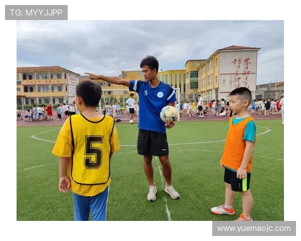 足球巨星们齐聚一堂致敬李小龙传承武术精神与运动激情