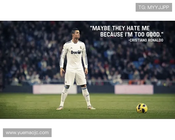 足球明星在沙发上休闲时刻的精彩瞬间展示